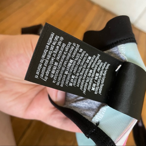 Victoria’s Secret PINK ultimate push-up zip sports bra - Picture 6 of 7